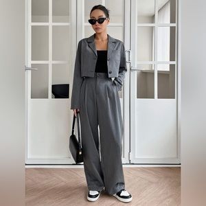 Cropped blazer and pants - grey